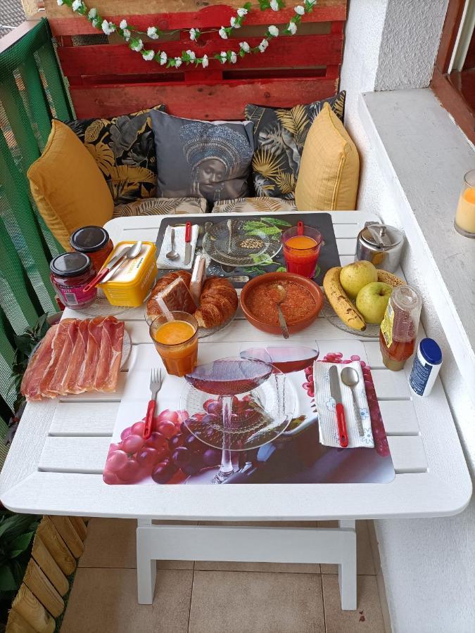 Apartamento Habitación con vistas en Bádames compartido el piso con el propietario y otros huéspedes Exterior foto